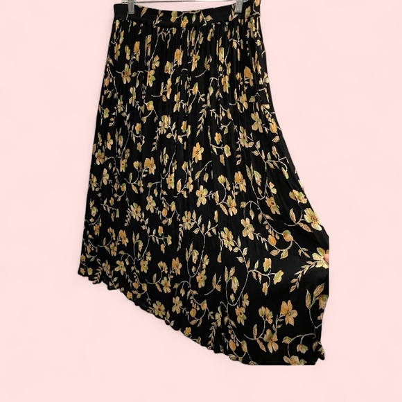 Vintage-inspired Pleated Midi Skirts with Brushstroke Print and Elastic Waistband